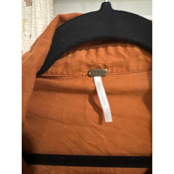 YFB Young Fabulous & Broke size large brown top shirt blouse - Picture 2 of 3